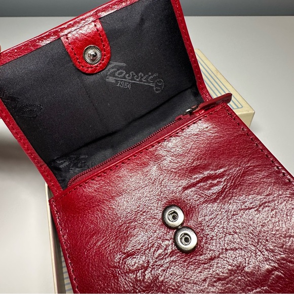 Fossil Red Leather Wallet New in Box - Picture 2 of 11